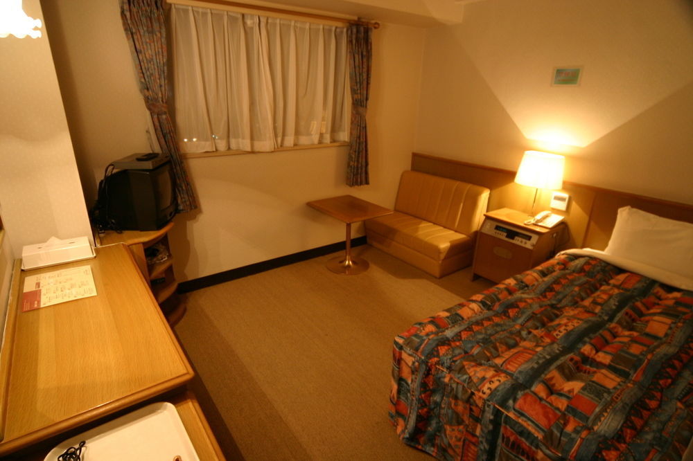 Hotel Maruki Наха Екстер'єр фото