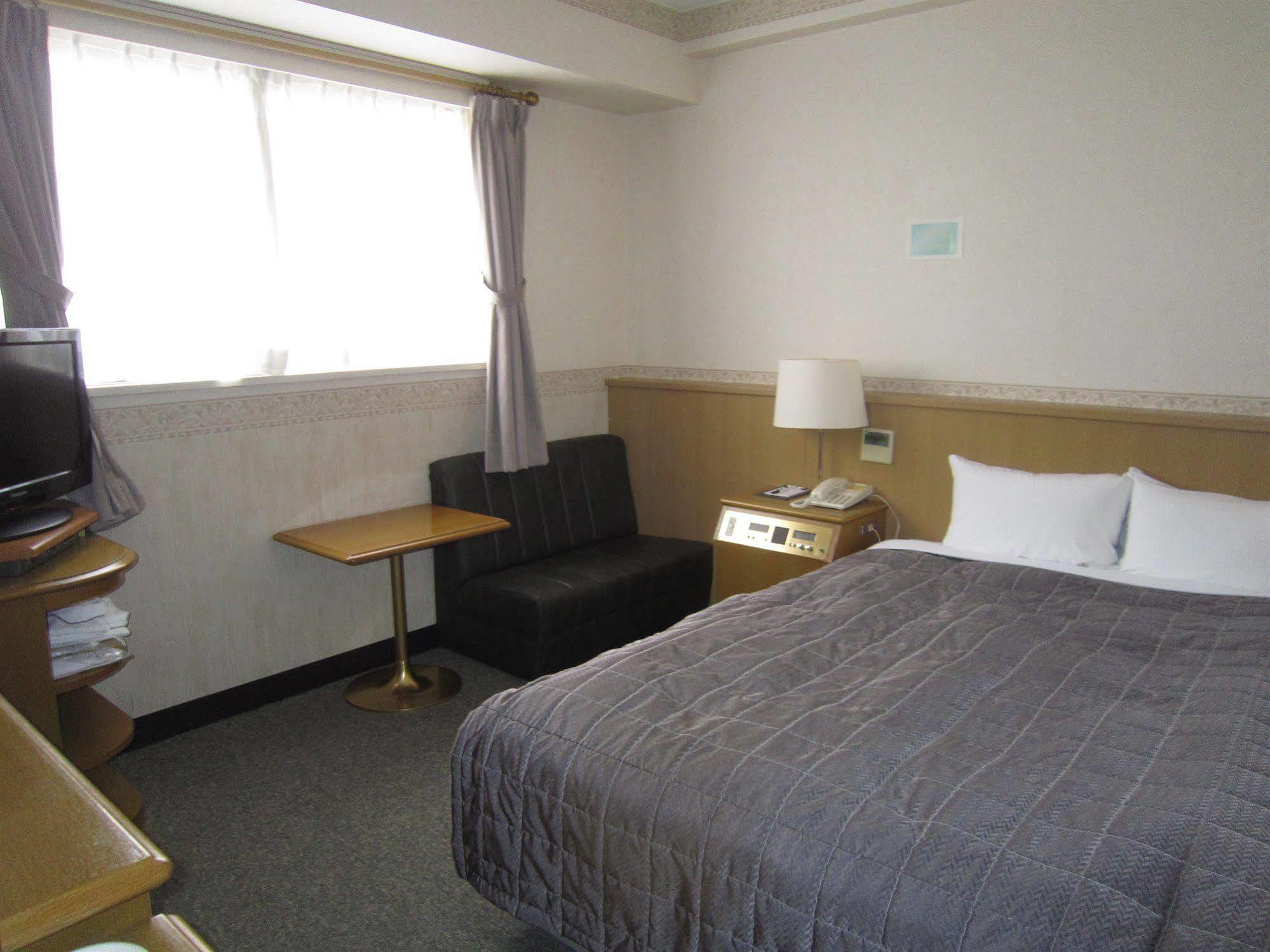 Hotel Maruki Наха Екстер'єр фото
